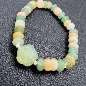 Bracelet Rose de Préhnite en jade multicolore et agate Bracelet Rose de Préhnite en jade multicolore et agate