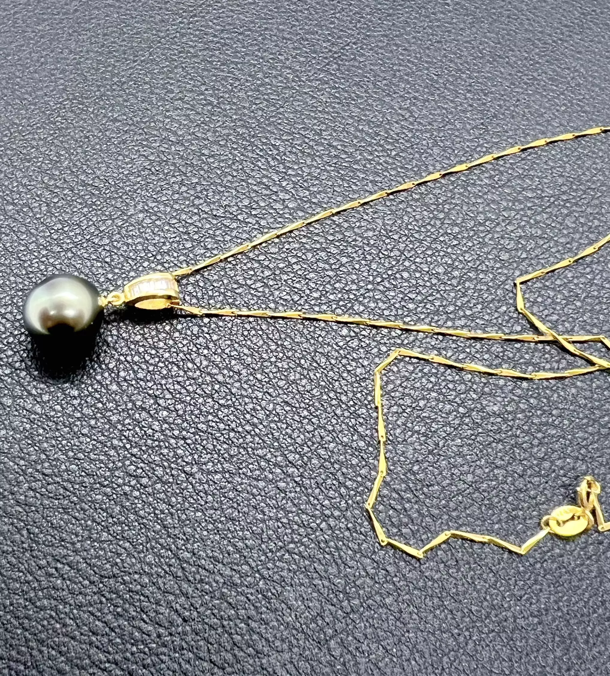 Pendentif Perle de Tahiti Symphonie du Paon