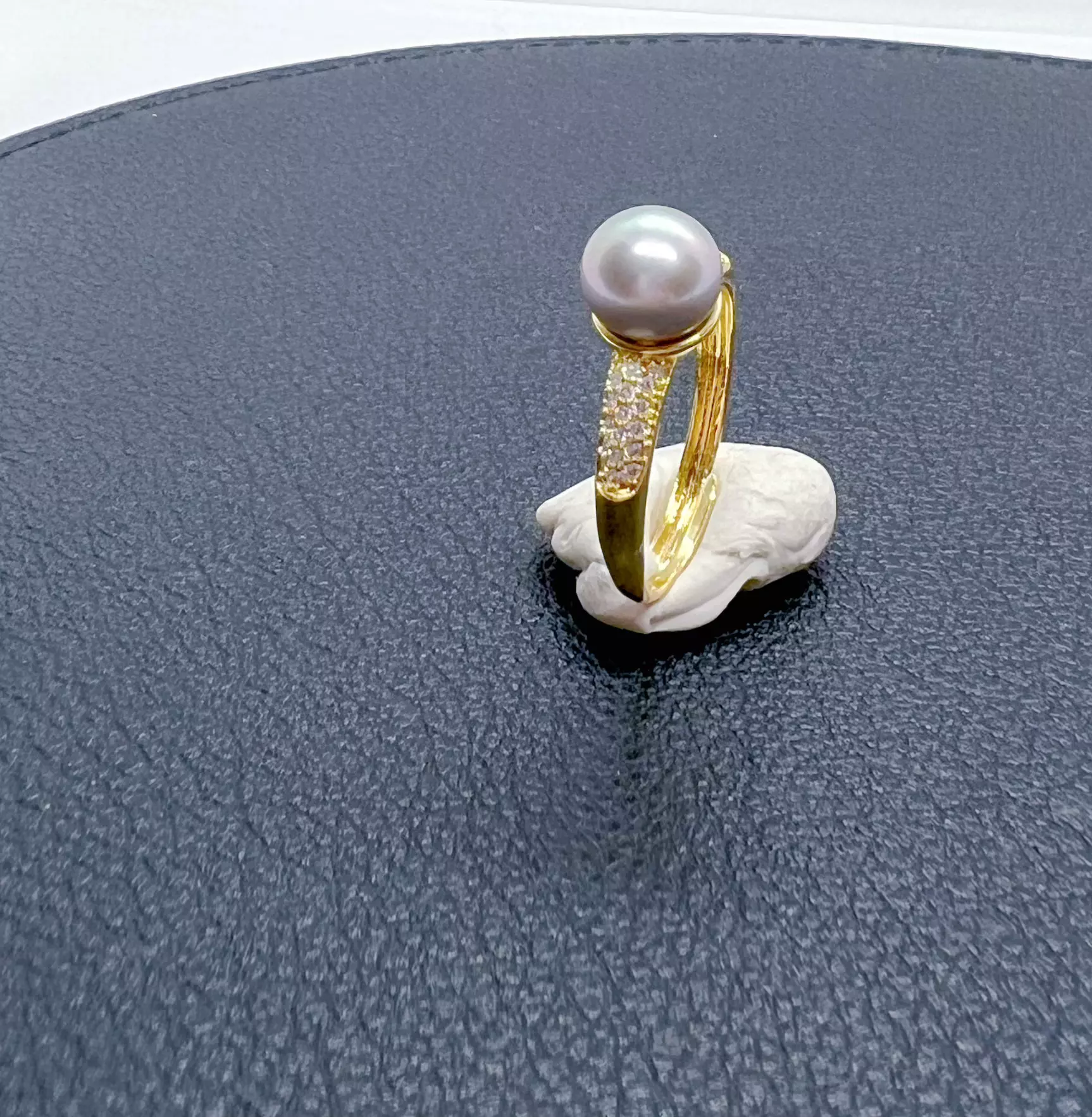 Bague Perle Gris-Lavande & Éclats de Zircon