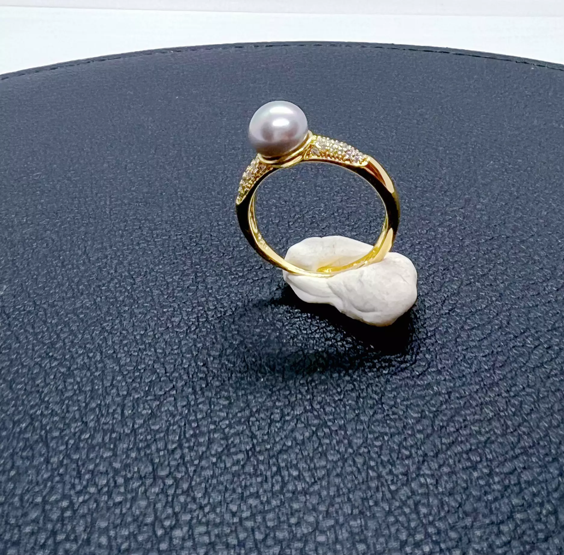 Bague Perle Gris-Lavande & Éclats de Zircon