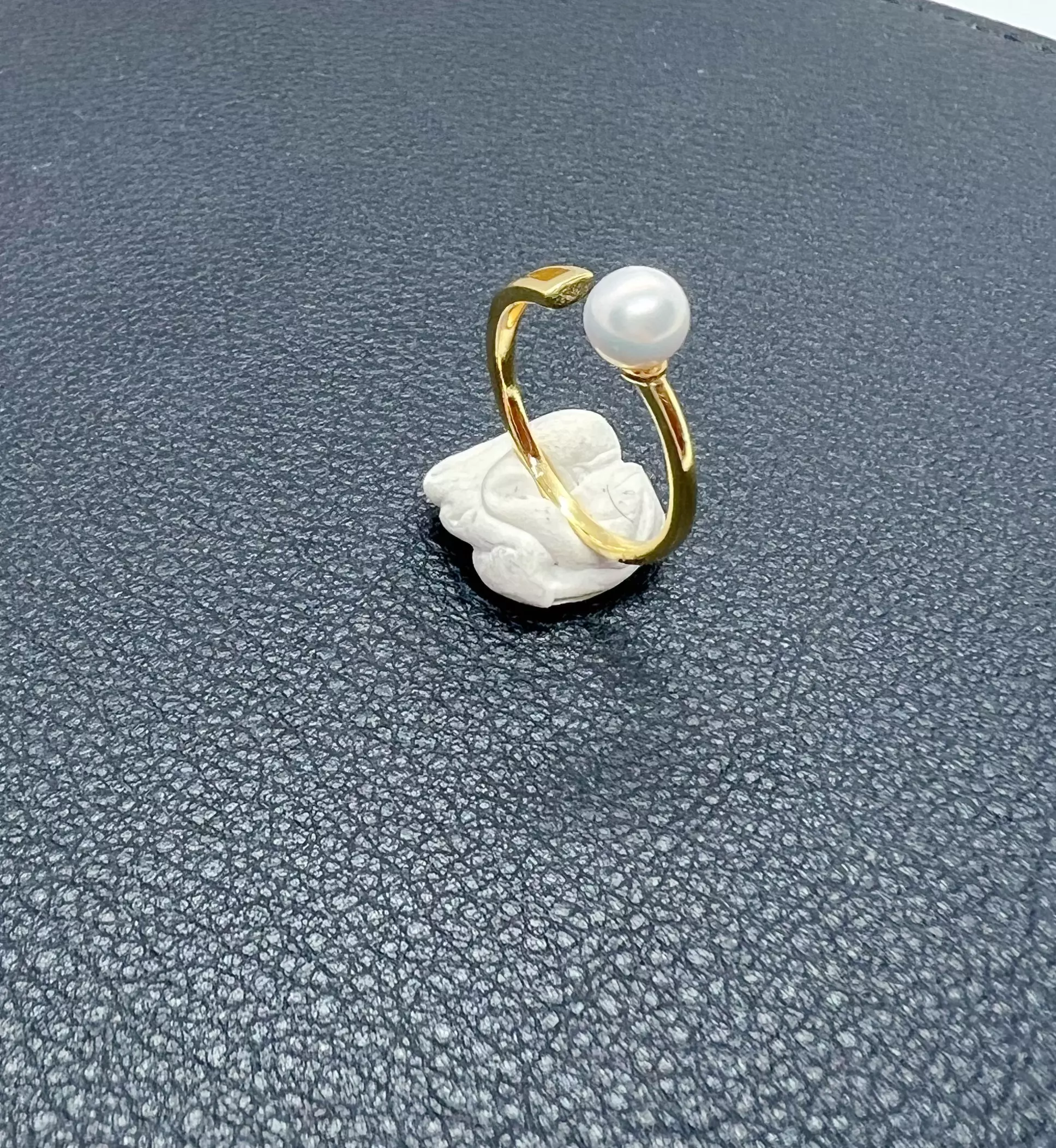 Bague Perle Minimaliste Dorée