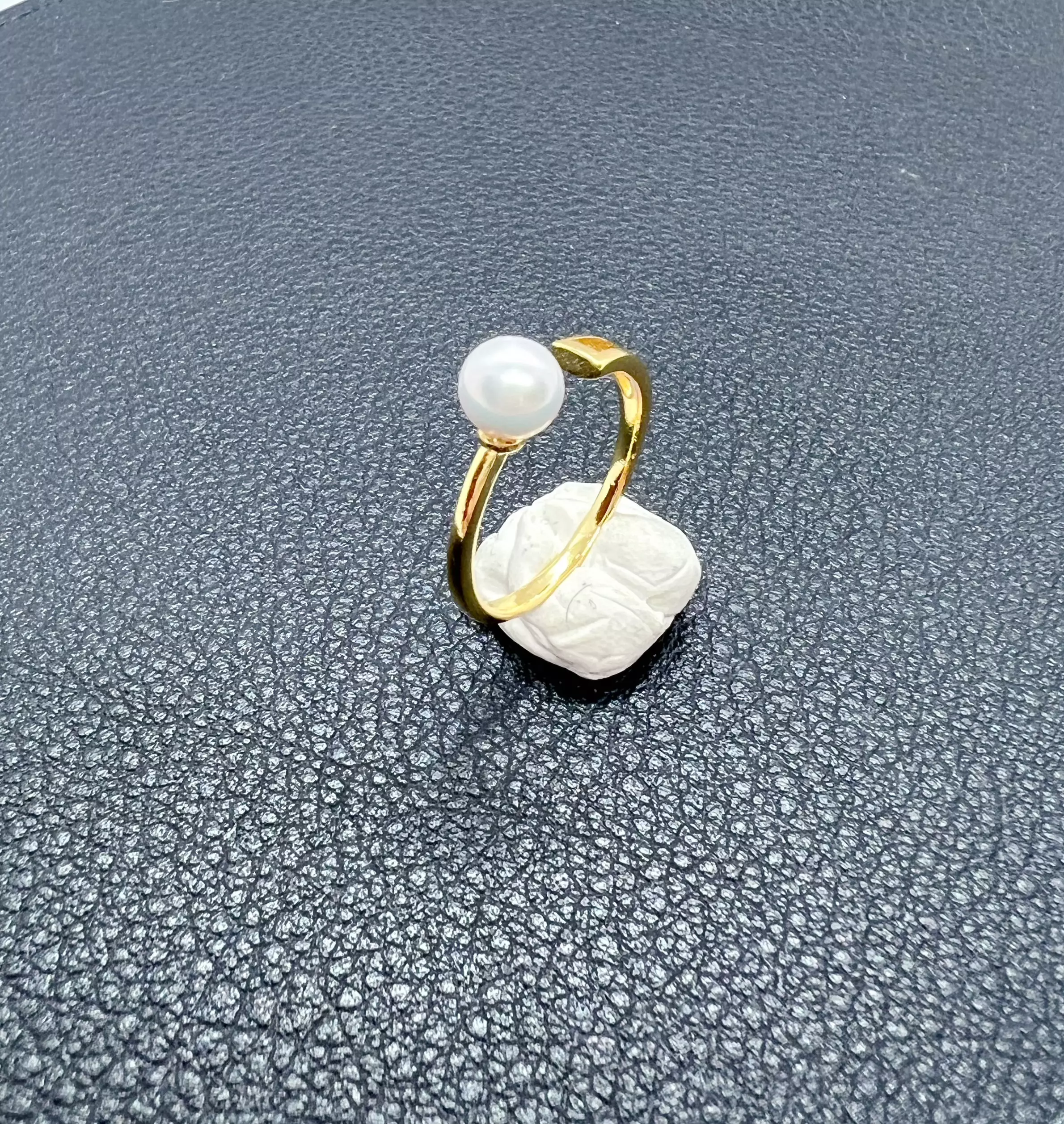 Bague Perle Minimaliste Dorée
