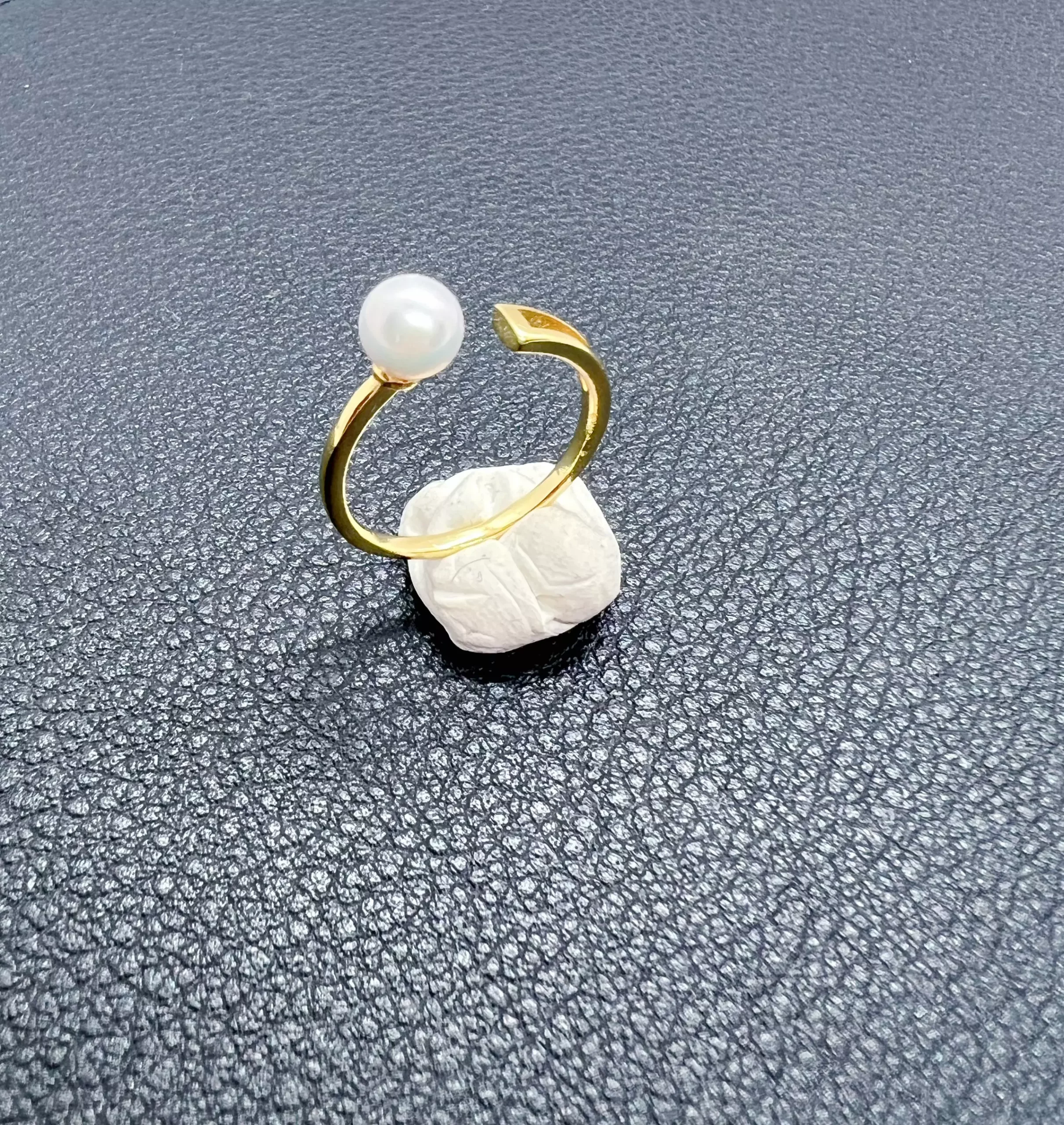 Bague Perle Minimaliste Dorée