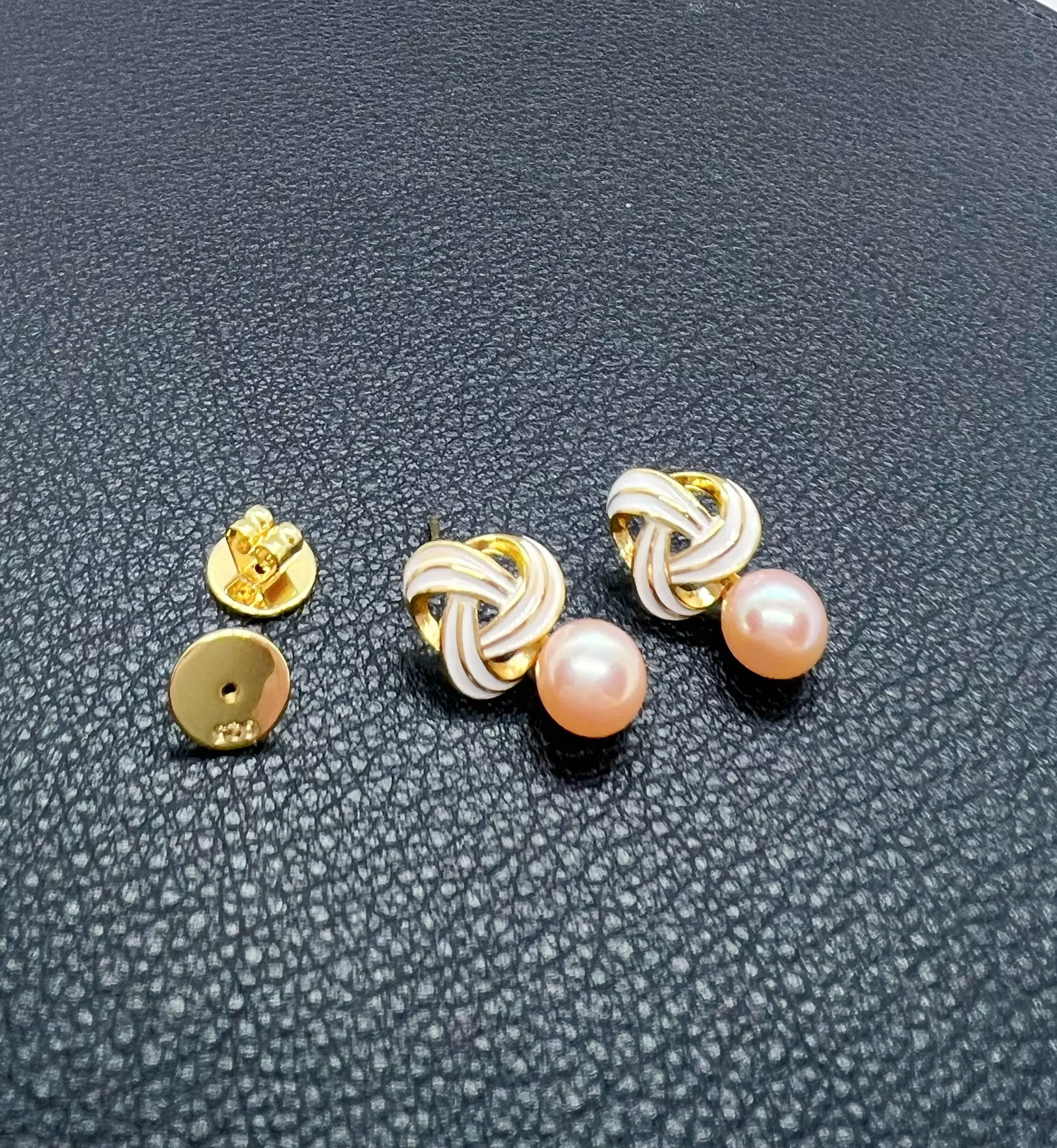 Boucles d’oreilles Perle rose abricot et Nœud Ivoire