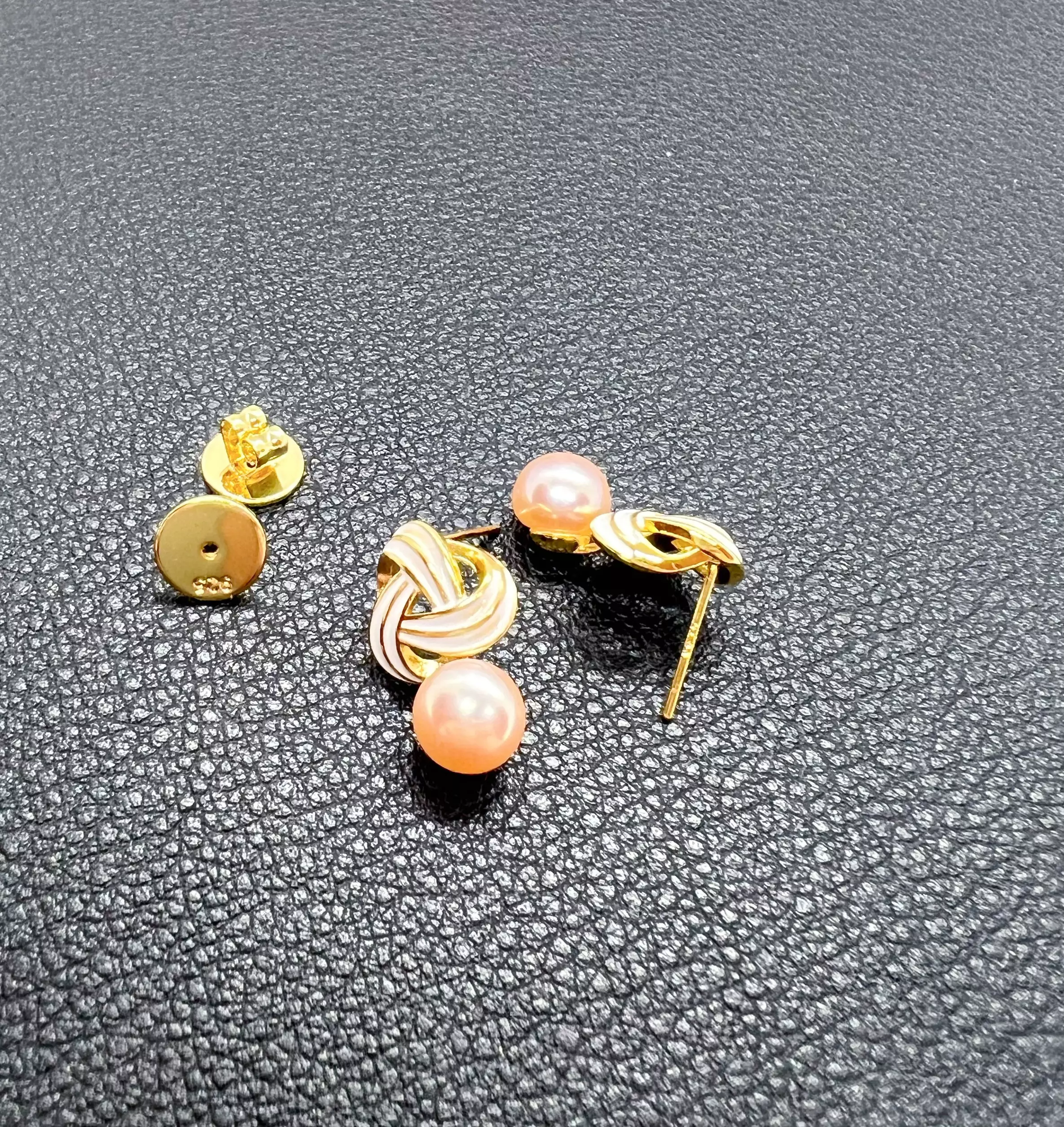 Boucles d’oreilles Perle rose abricot et Nœud Ivoire