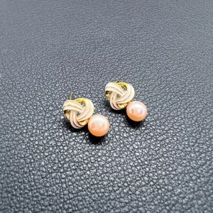 Boucles d’oreilles Perle rose abricot et Nœud Ivoire