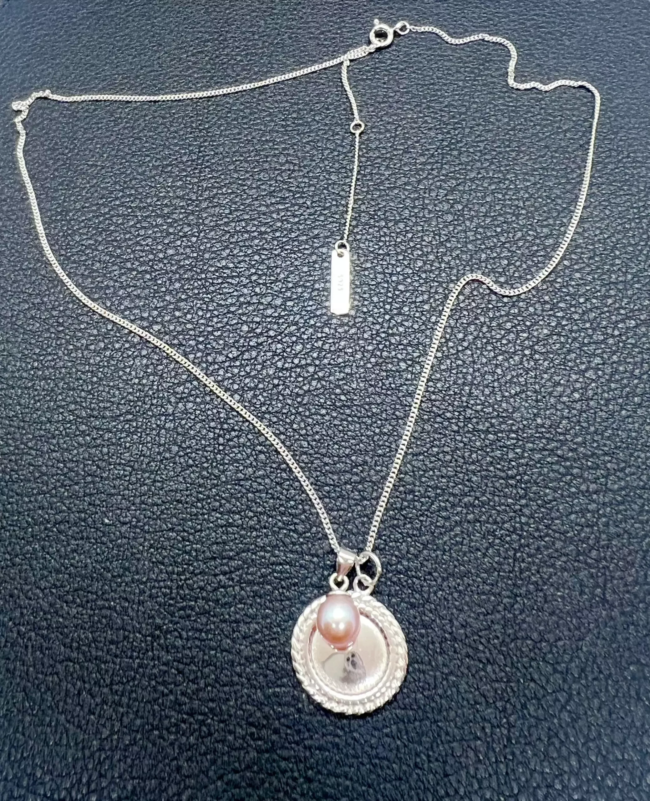 Collier Perle rose-lilas & Médaillon miroir