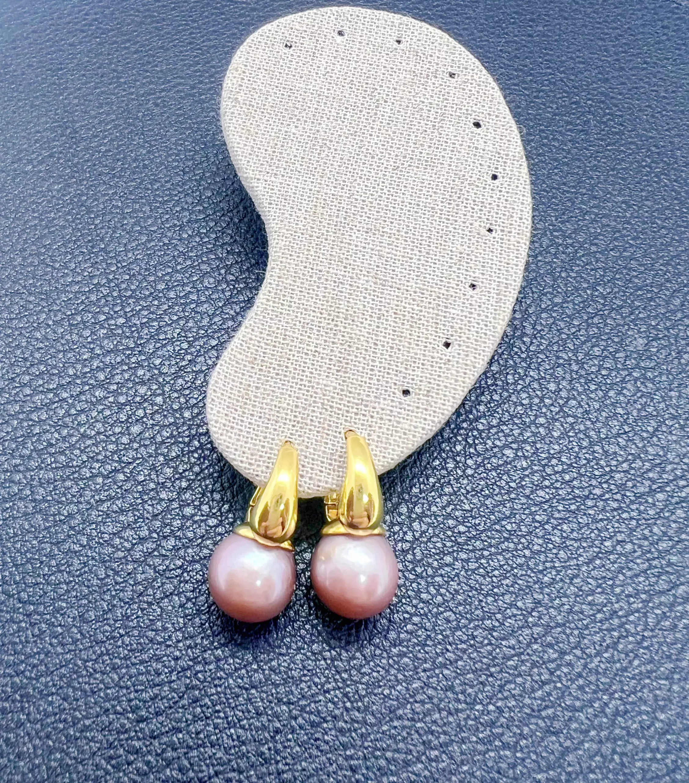 Boucles d’oreilles créoles goutte & Perle d’eau douce rose-lilas