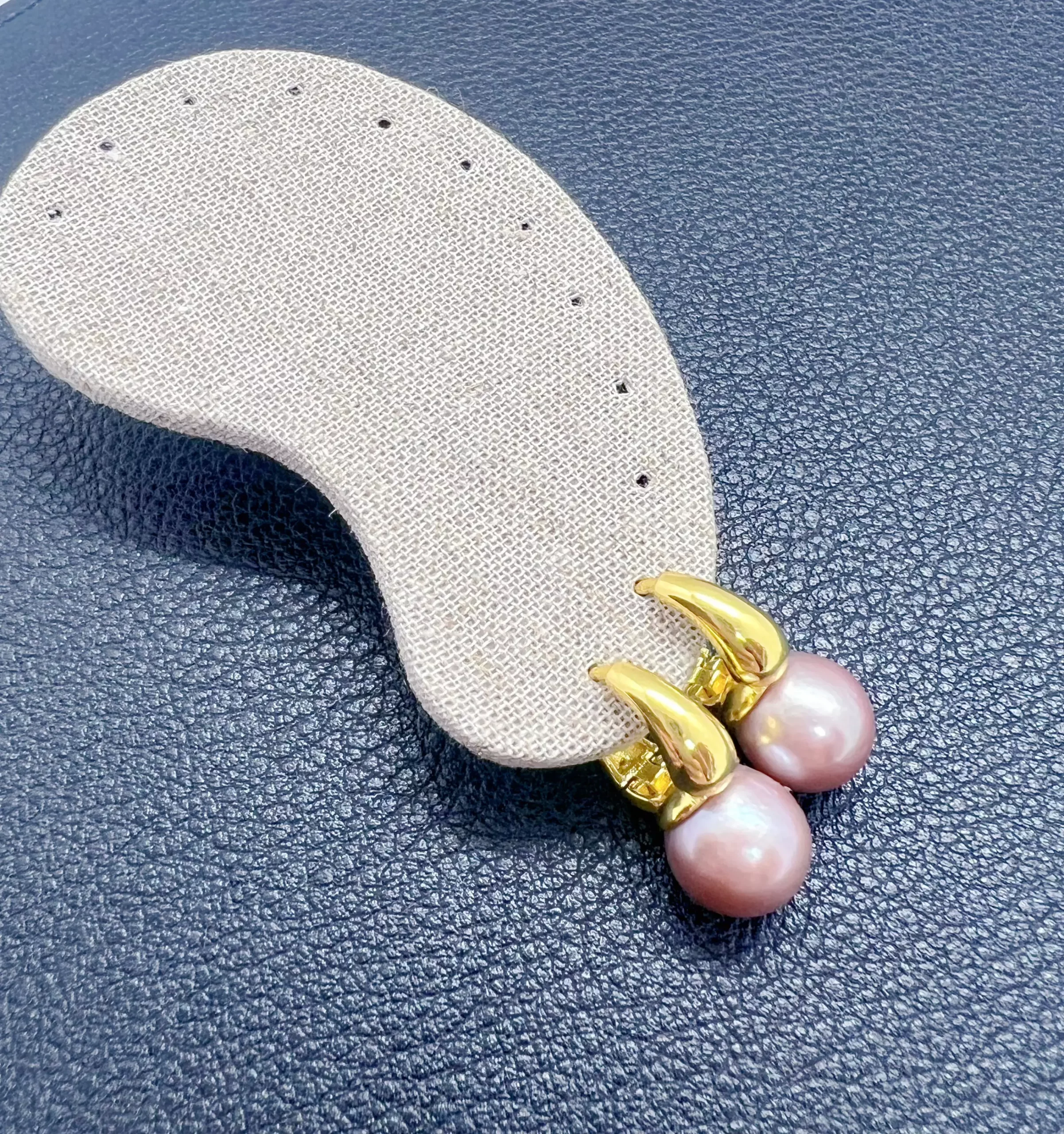 Boucles d’oreilles créoles goutte & Perle d’eau douce rose-lilas