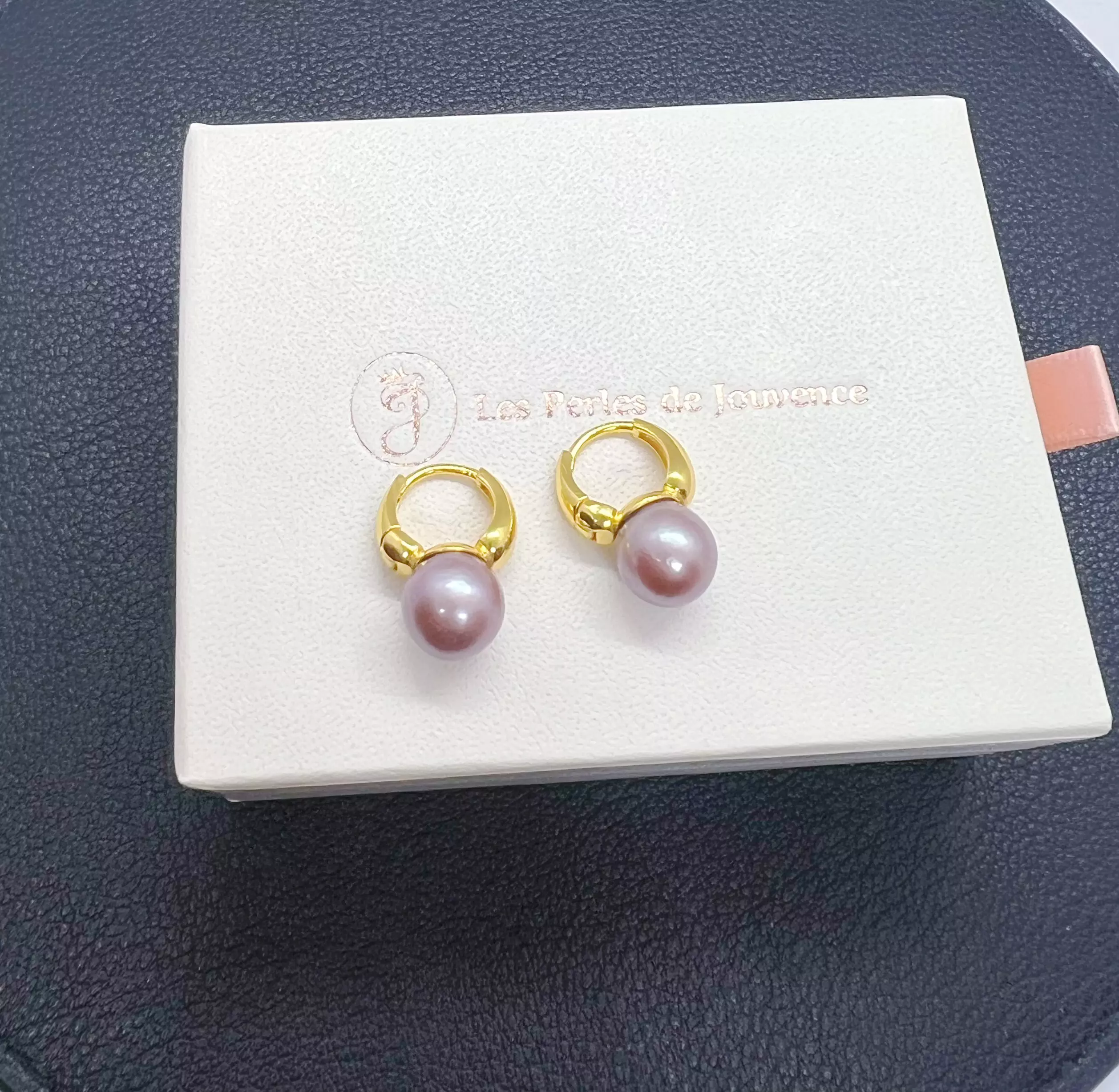 Boucles d’oreilles créoles goutte & Perle d’eau douce rose-lilas