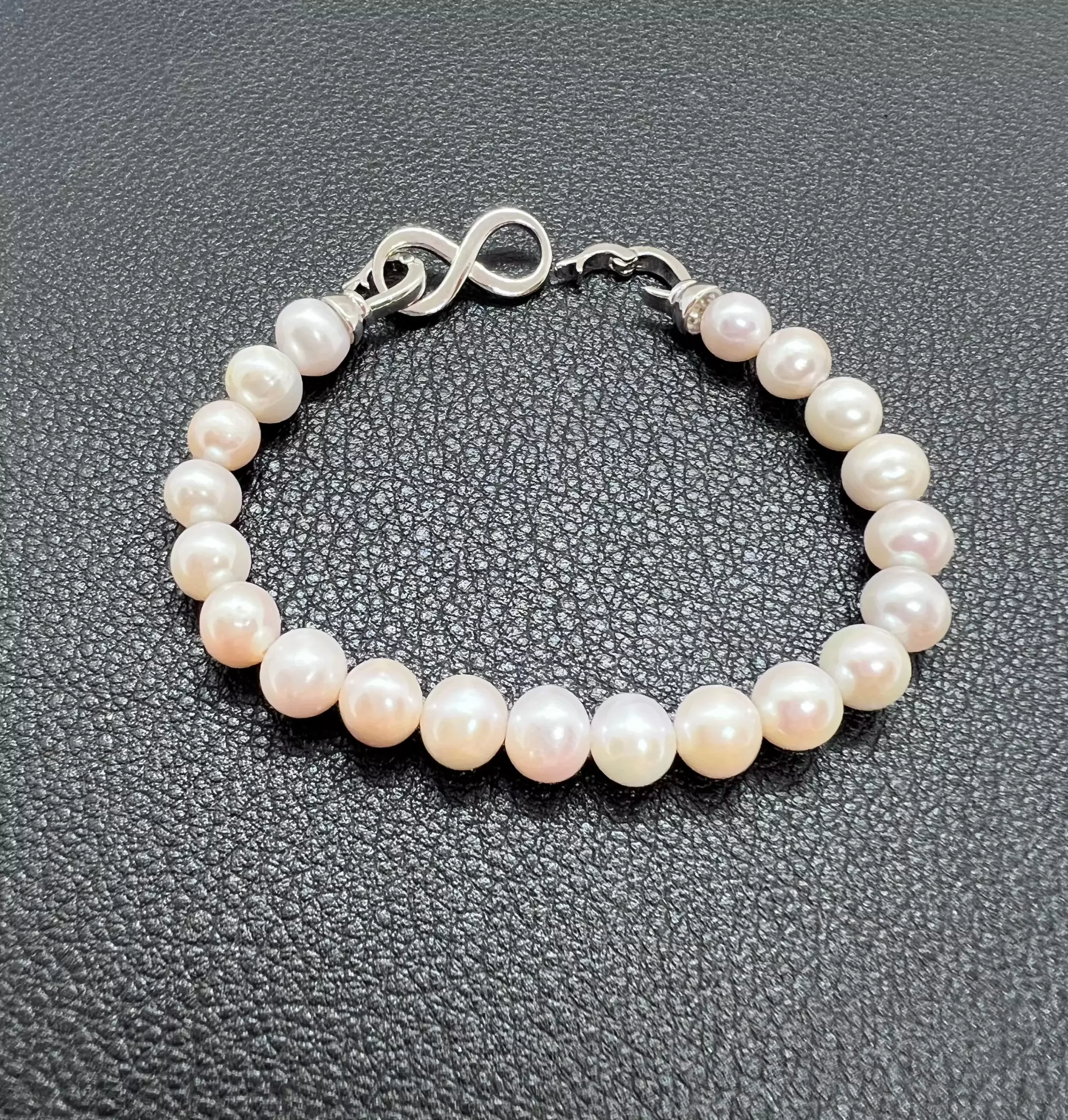 Bracelet Infini – Perles d’Eau Douce et Argent 925