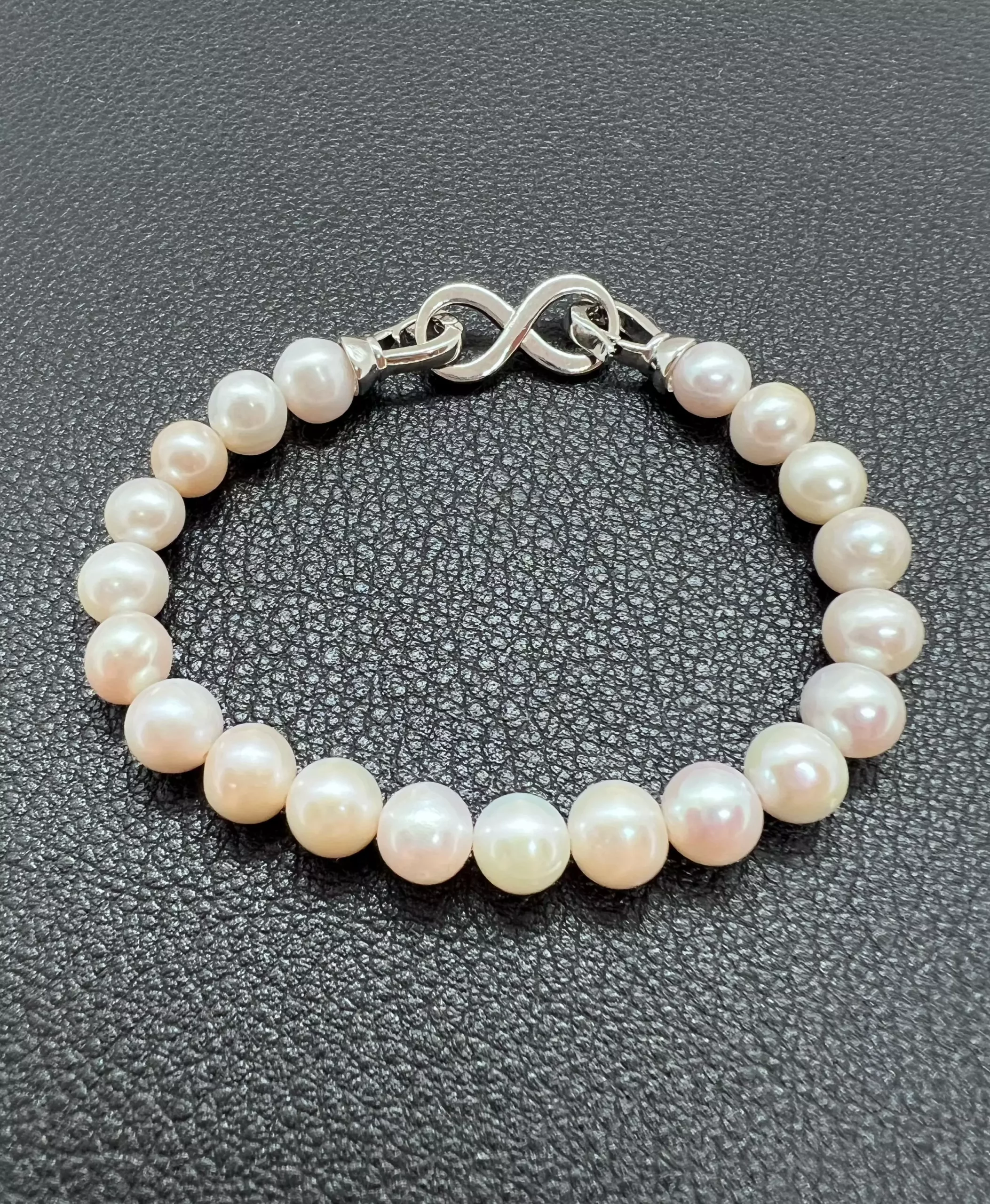 Bracelet Infini – Perles d’Eau Douce et Argent 925