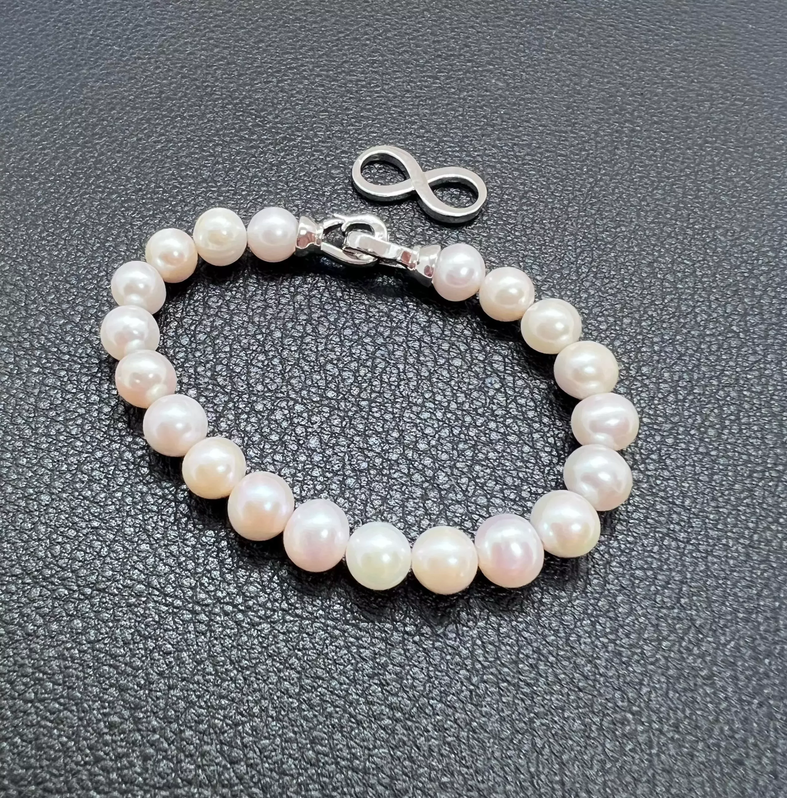 Bracelet Infini – Perles d’Eau Douce et Argent 925