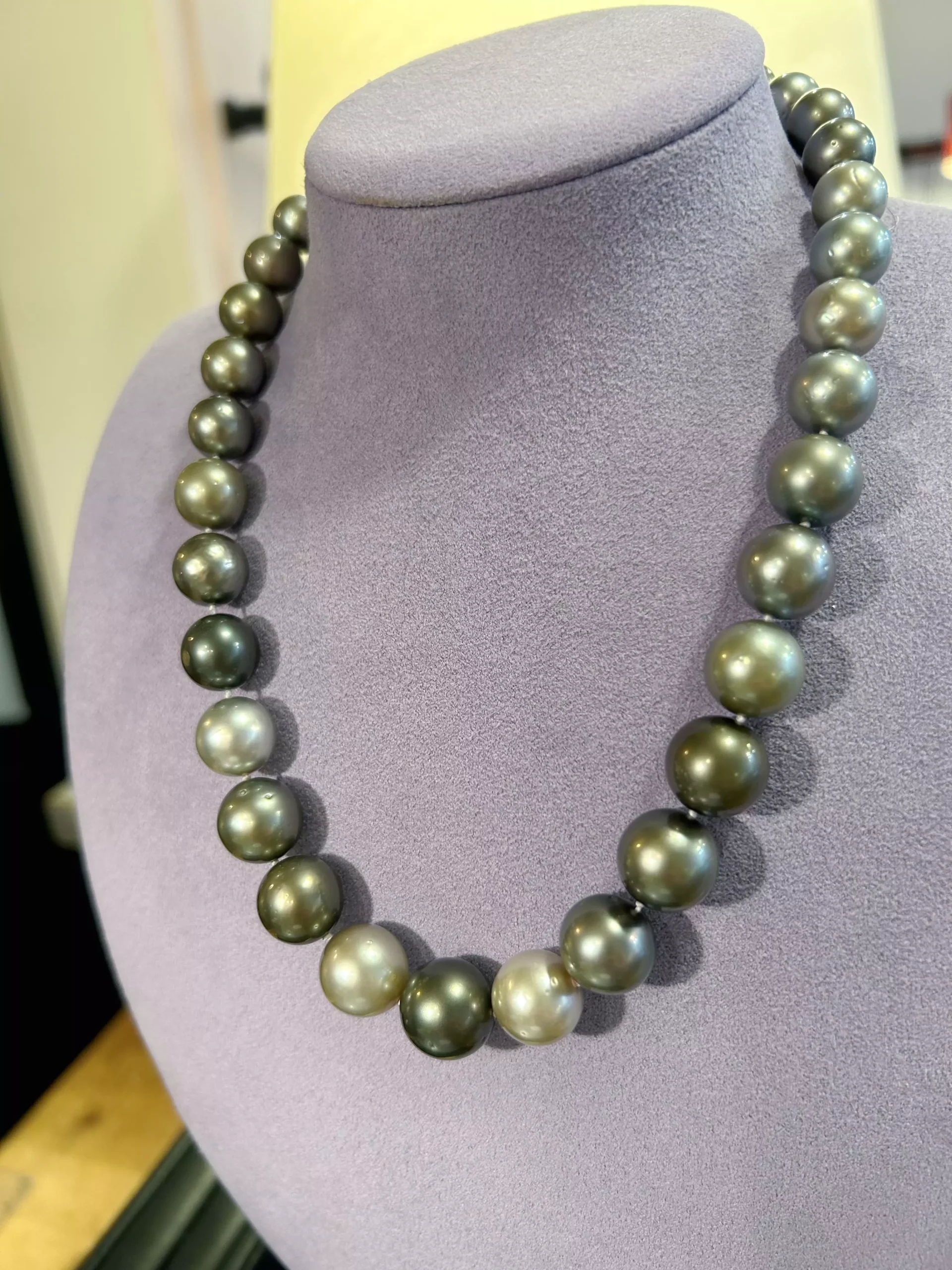 Impériale des Mers — Collier perles de Tahiti de 12 à 14 mm